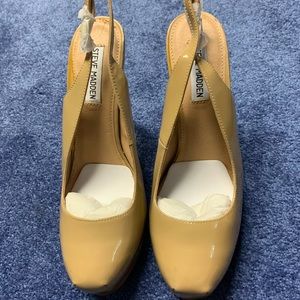 New Steve Madden size 10 heels nude